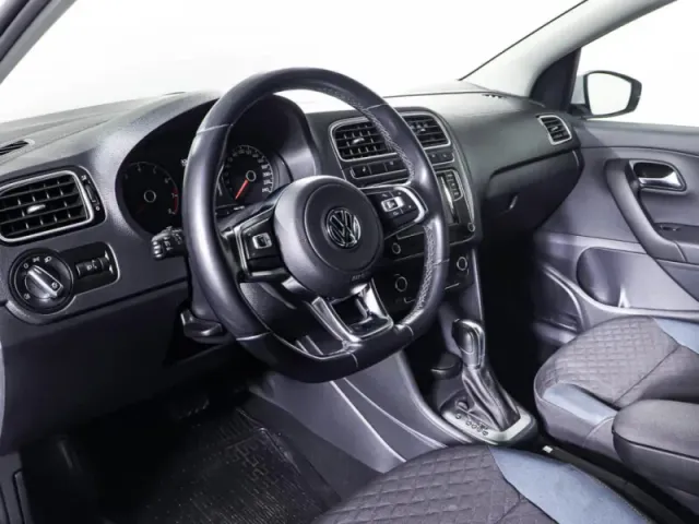 Volkswagen Polo, V Рестайлинг — фото 15
