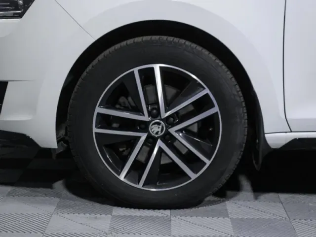 Skoda Rapid, I Рестайлинг — фото 9