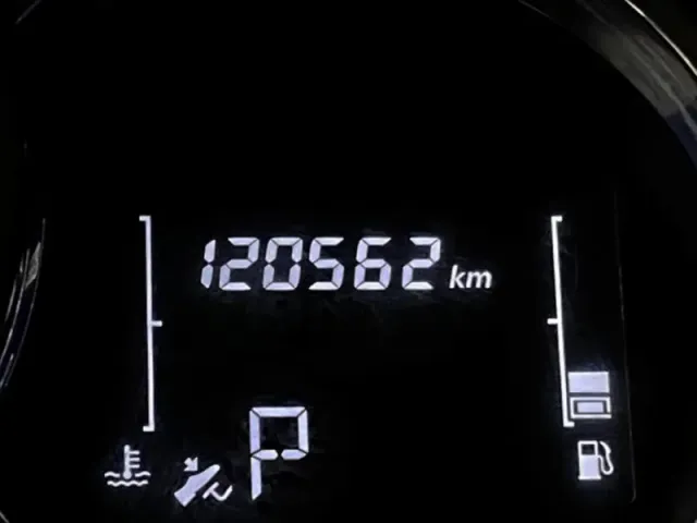 Renault Logan, II Рестайлинг — фото 17