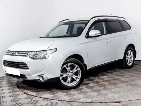 Mitsubishi Outlander, III — фото 1