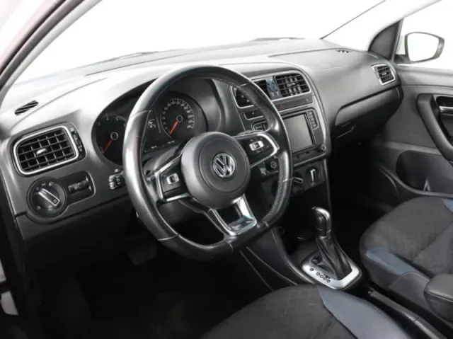 Volkswagen Polo, V Рестайлинг — фото 9