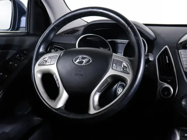 Hyundai ix35, I — фото 40