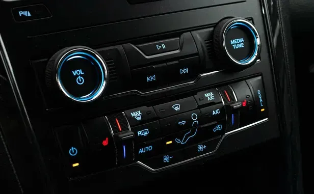 Ford Explorer, V Рестайлинг — фото 11