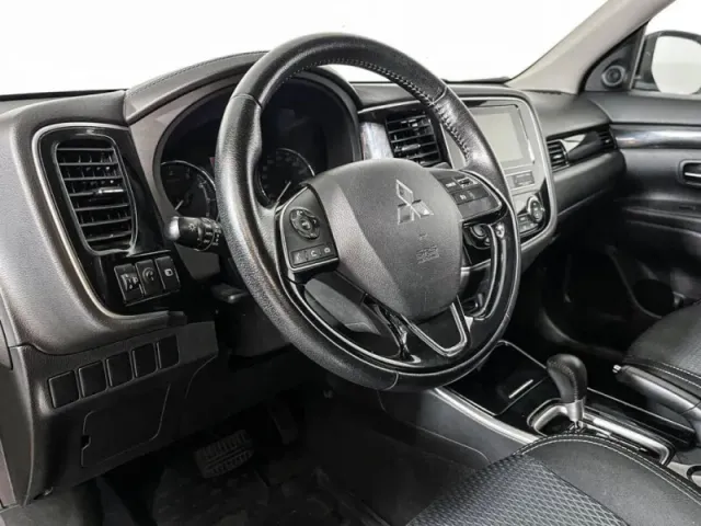 Mitsubishi Outlander, III Рестайлинг 3 — фото 13