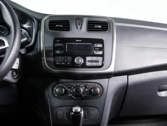 Renault Logan, II Рестайлинг — фото 12
