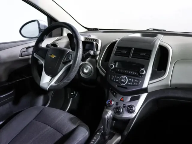 Chevrolet Aveo, II — фото 10