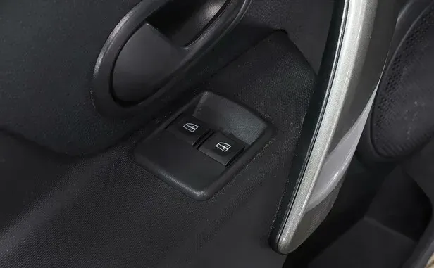 Renault Logan, II Рестайлинг — фото 10