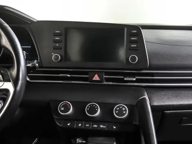 Hyundai Elantra, VII (CN7) — фото 15