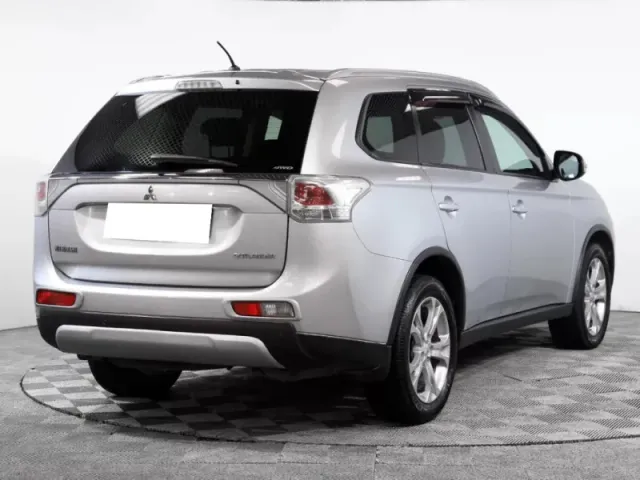 Mitsubishi Outlander, III Рестайлинг — фото 5