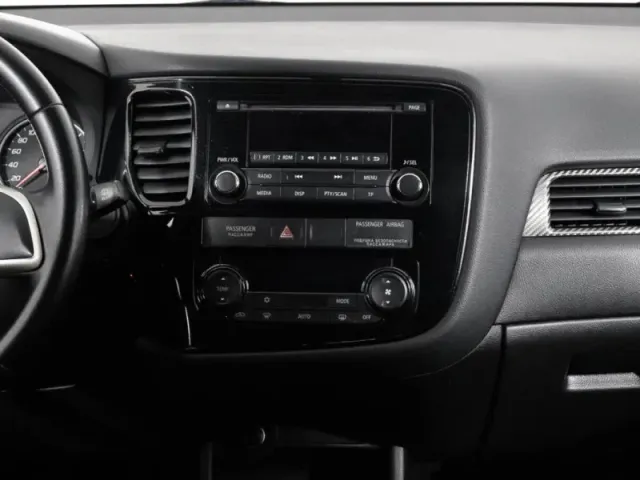 Mitsubishi Outlander, III — фото 12