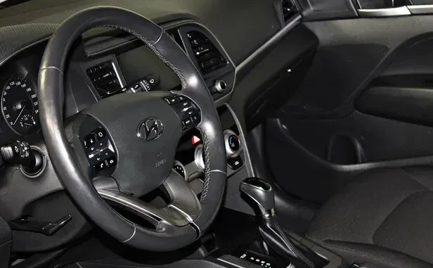 Hyundai Elantra, VI (AD) Рестайлинг — фото 5