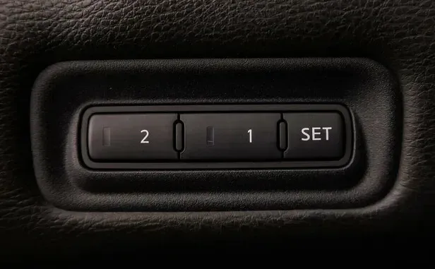 Nissan Pathfinder, IV — фото 12