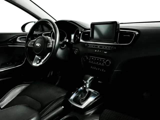 Kia Ceed, III — фото 11