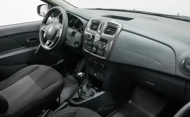 Renault Logan, II Рестайлинг — фото 13
