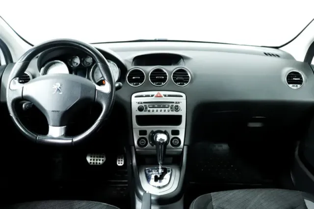 Peugeot 408, II — фото 12