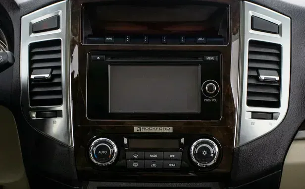 Mitsubishi Pajero, IV Рестайлинг 2 — фото 12