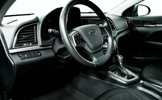 Hyundai Elantra, VI (AD) — фото 8