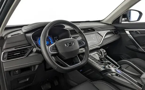 Geely Atlas Pro — фото 7