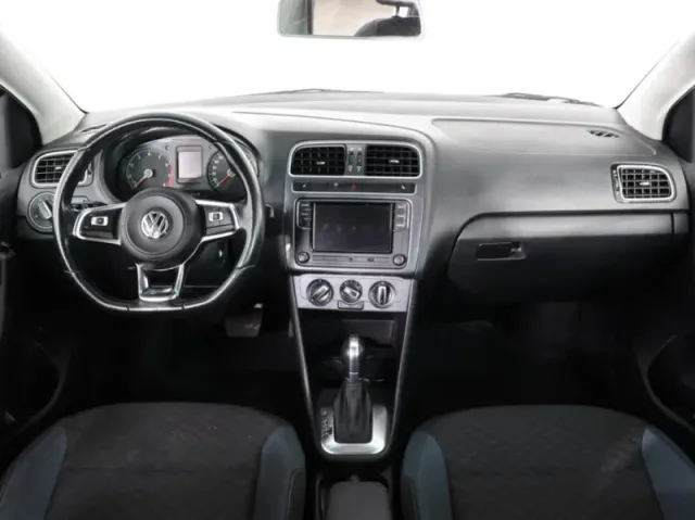 Volkswagen Polo, V Рестайлинг — фото 11