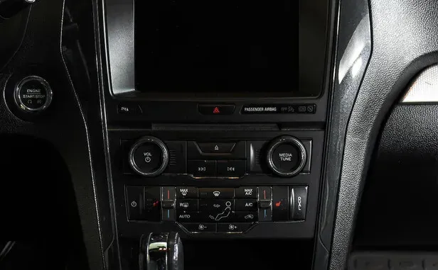Ford Explorer, V Рестайлинг — фото 11