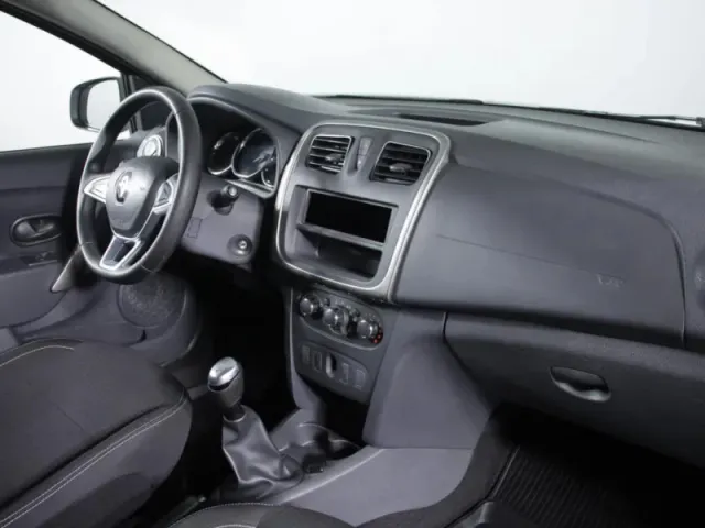 Renault Logan, II Рестайлинг — фото 10