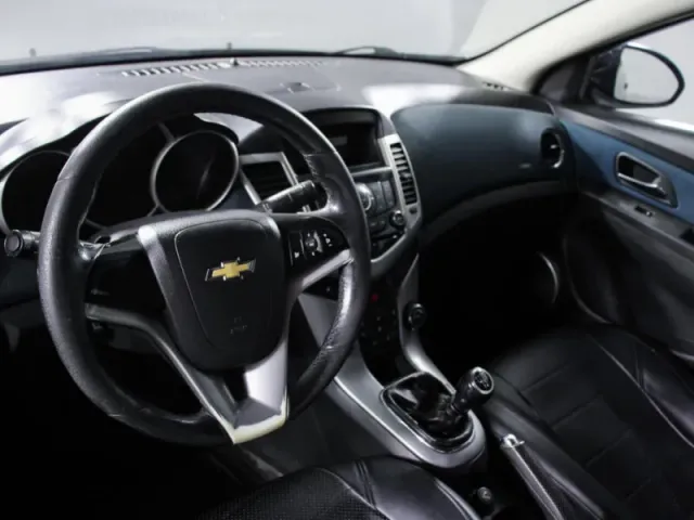 Chevrolet Cruze, I — фото 15