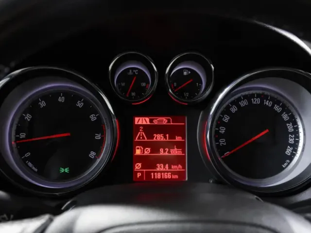 Opel Astra, J Рестайлинг — фото 10