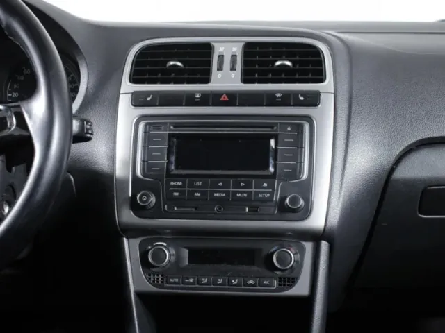 Volkswagen Polo, V Рестайлинг — фото 13