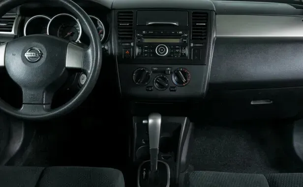 Nissan Tiida, I Рестайлинг — фото 6