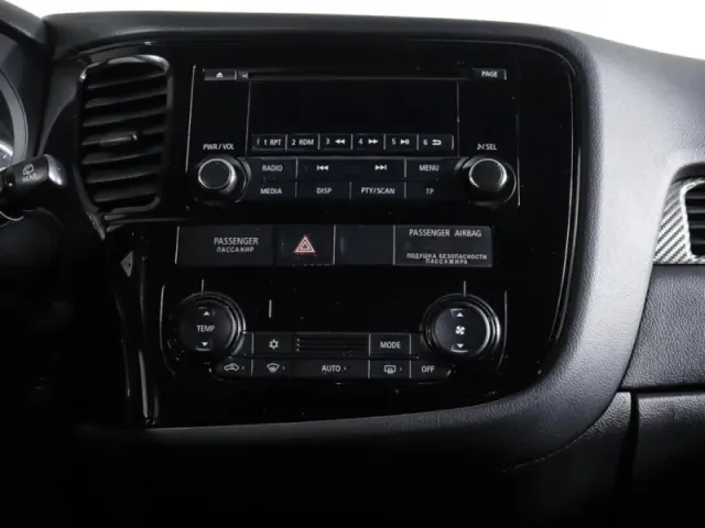 Mitsubishi Outlander, III — фото 16