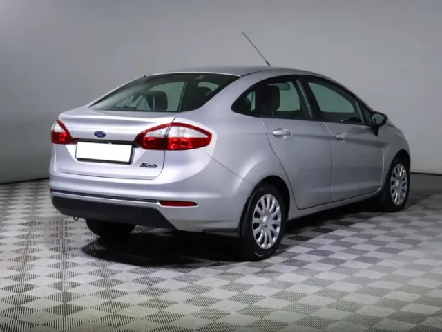 Ford Fiesta, Mk6 Рестайлинг — фото 4
