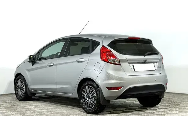 Ford Fiesta, Mk6 Рестайлинг — фото 4