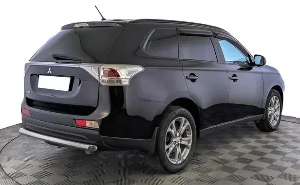 Mitsubishi Outlander, III — фото 2