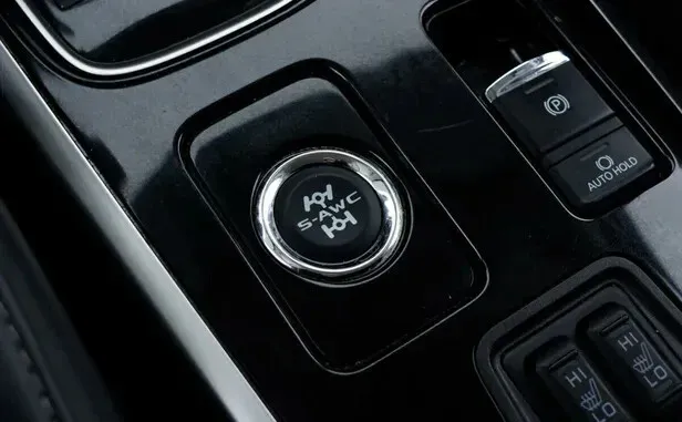 Mitsubishi Outlander, III Рестайлинг 3 — фото 10