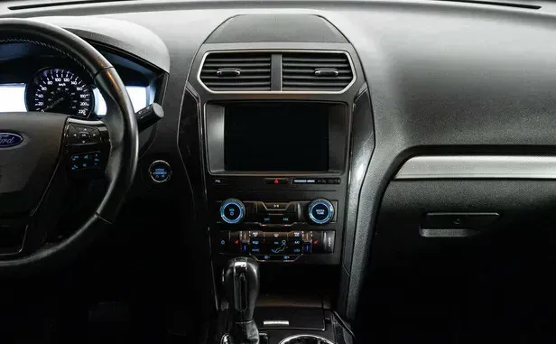 Ford Explorer, V Рестайлинг — фото 8