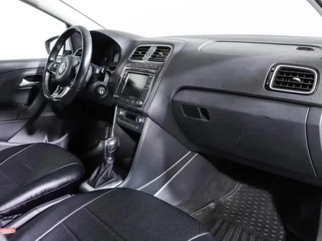 Volkswagen Polo, V Рестайлинг — фото 7