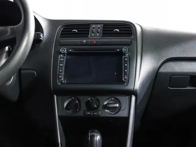 Volkswagen Polo, V Рестайлинг — фото 14