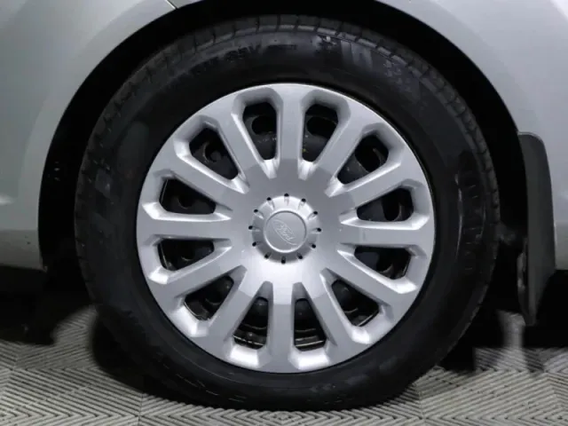 Ford Fiesta, Mk6 Рестайлинг — фото 7