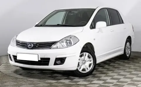 Nissan Tiida, I Рестайлинг — фото 1