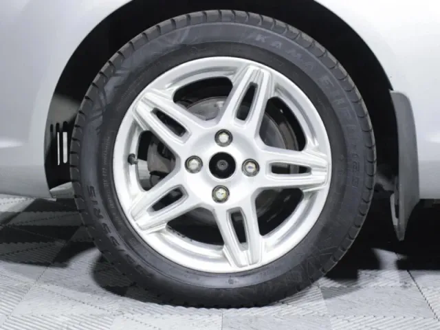 Ford Fiesta, Mk6 Рестайлинг — фото 9