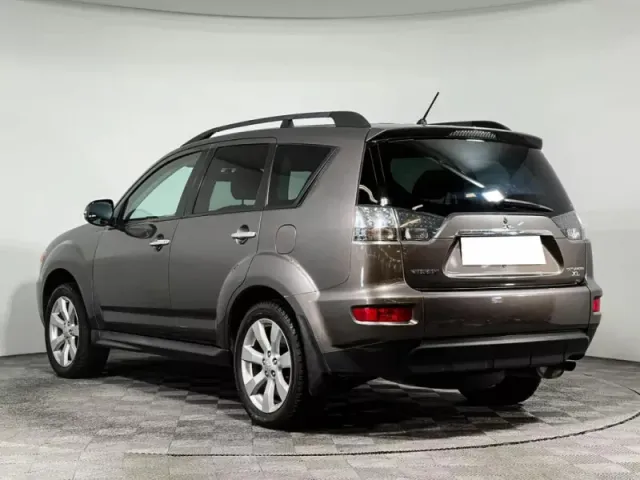 Mitsubishi Outlander, II Рестайлинг — фото 7