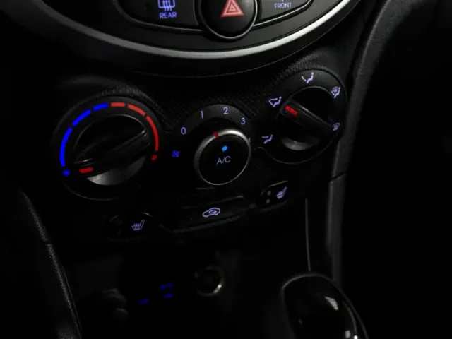 Hyundai Solaris, I Рестайлинг — фото 12