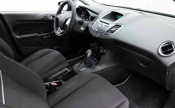 Ford Fiesta, Mk6 Рестайлинг — фото 6