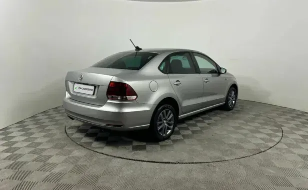 Volkswagen Polo, V Рестайлинг — фото 2