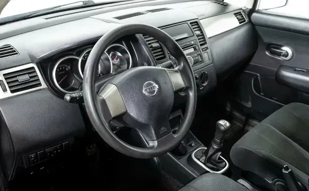 Nissan Tiida, I Рестайлинг — фото 7