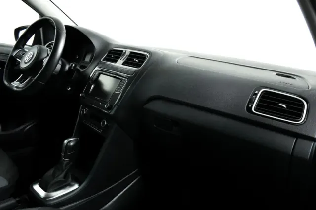Volkswagen Polo, V Рестайлинг — фото 9