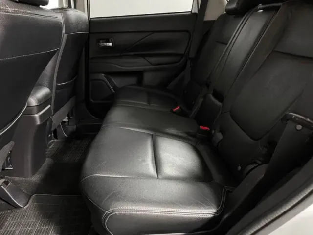 Mitsubishi Outlander, III — фото 11