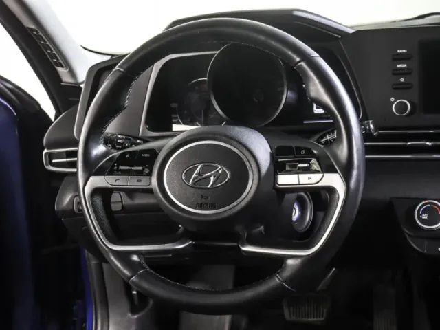 Hyundai Elantra, VII (CN7) — фото 17