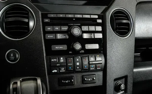 Honda Pilot, II Рестайлинг — фото 9