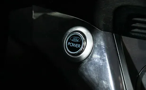 Ford Kuga, II — фото 10